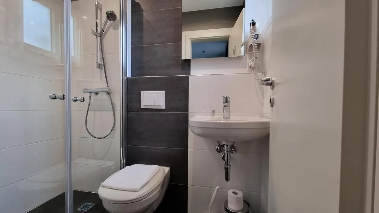 Jj Hotel Hannover-City-Pension 3*, Hannover